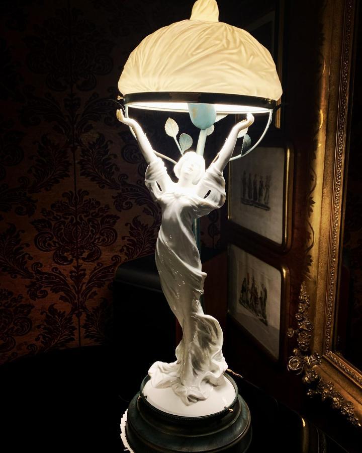 Bed & Breakfast Luxury In Art Nouveau Building Next To Metro Station