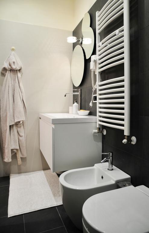 Eva & Diabolik's Secret Appartement