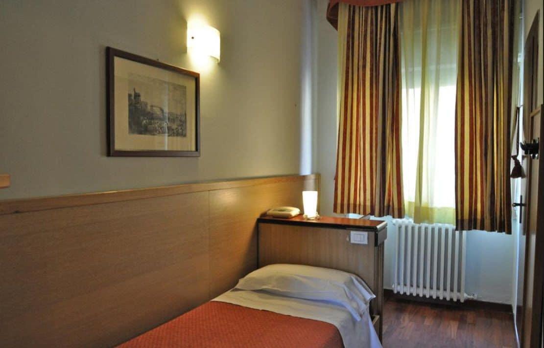 Dover Hotel 2*