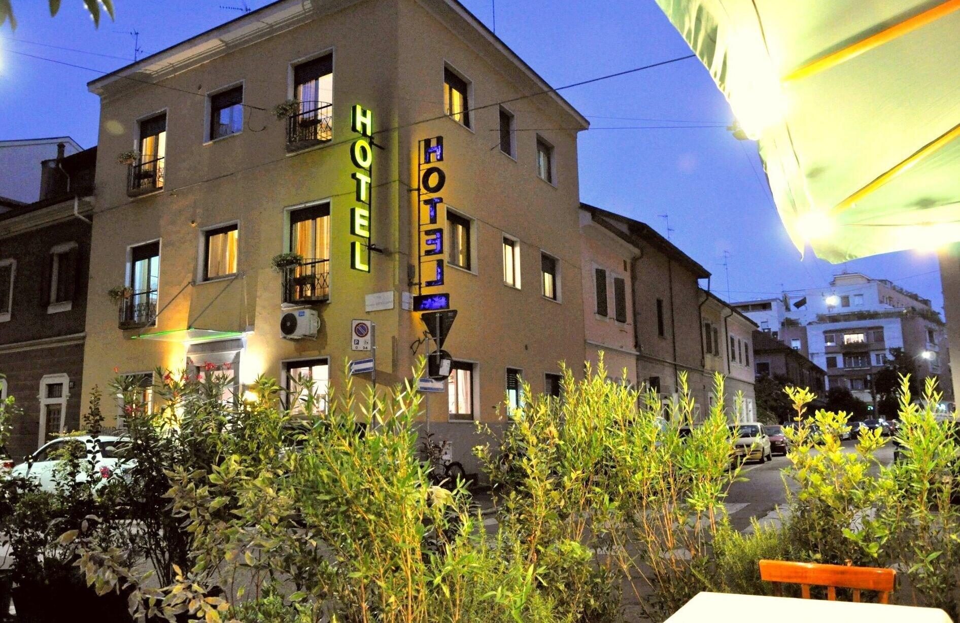 Hotel Dover 2*