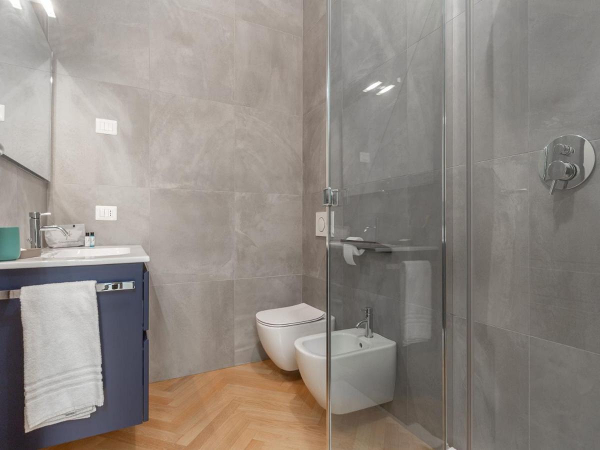 Apartment The Best Rent - Spacious Three-bedroom With Terrace Mailand