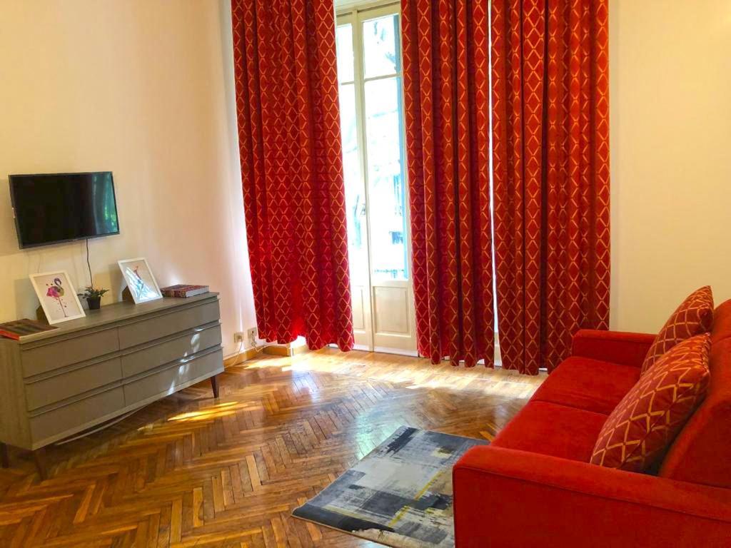 Castel Morrone Apartment Milan