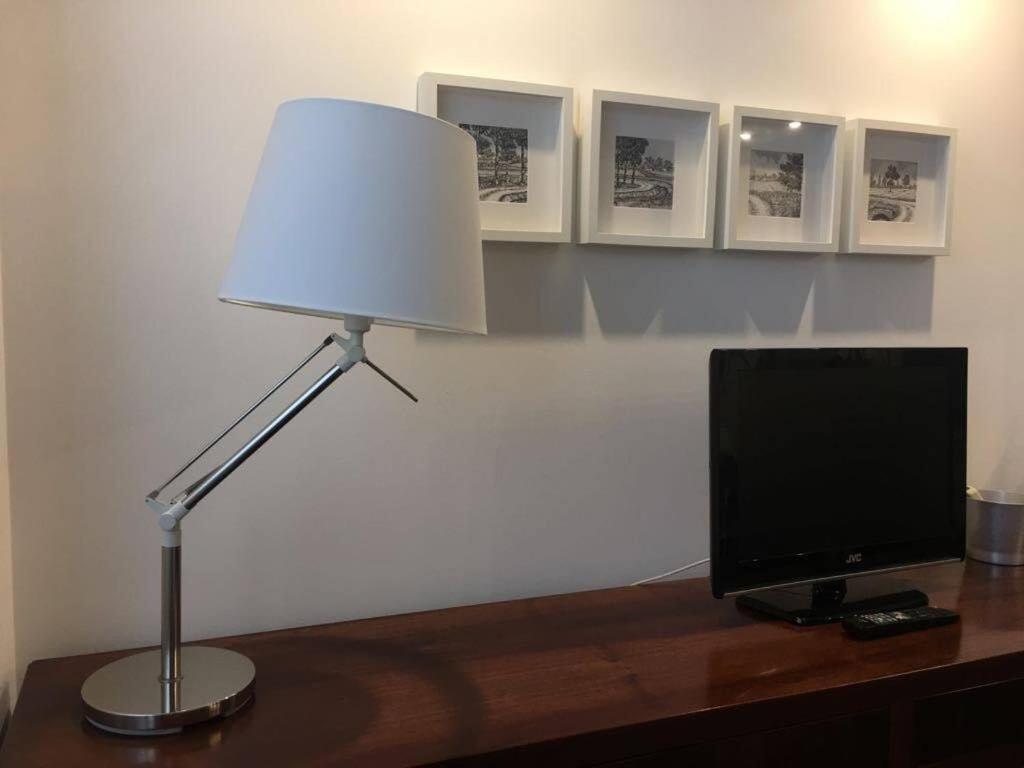 Quiet And Comfortable In Porta Romana Milaan