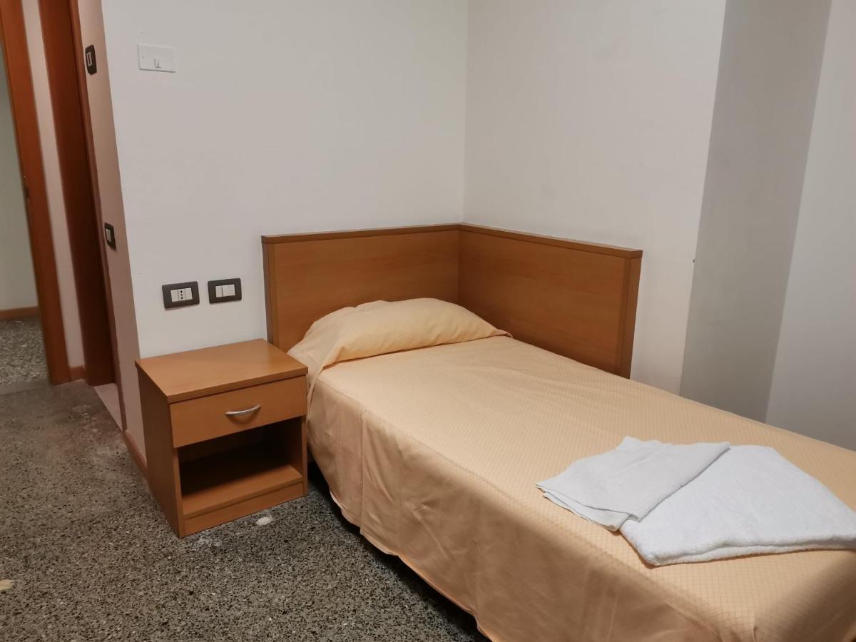For Students Only Cosy Ensuite At Galileo Galilei In * Milano