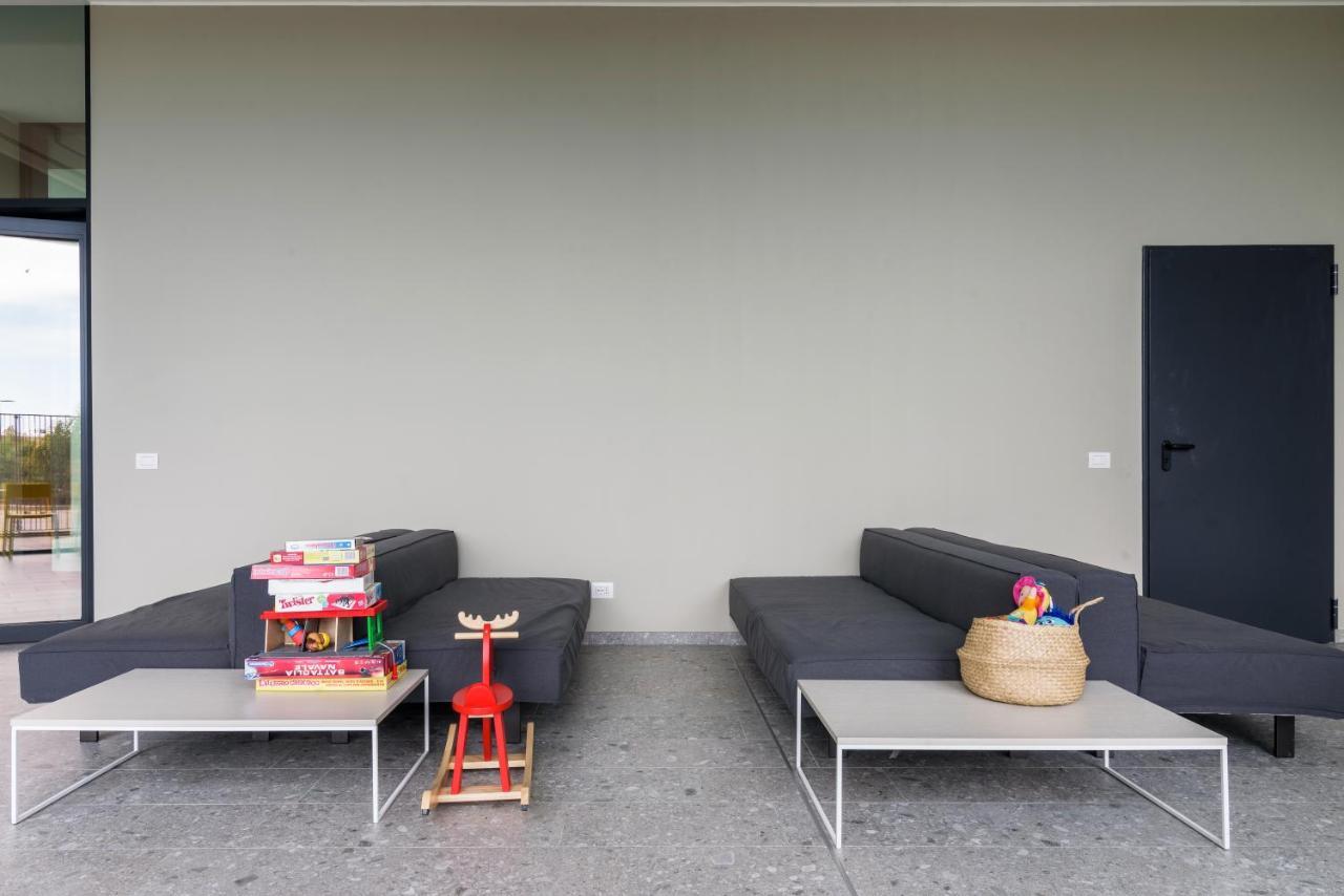 Joivy Uptown Flats With Balcony, Good Connection To Centre Milaan