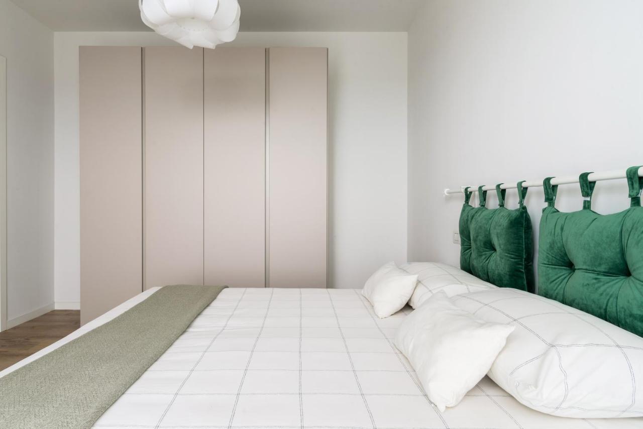 Joivy Uptown Flats With Balcony, Good Connection To Centre *