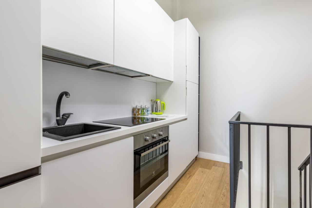 Appartamento Modern Apt 300mt From Central Station!