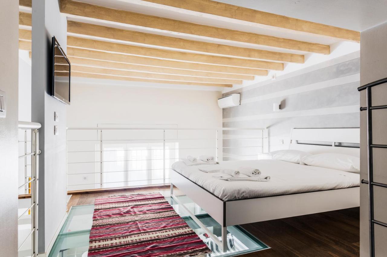 Awesome Loft In The Center Of *