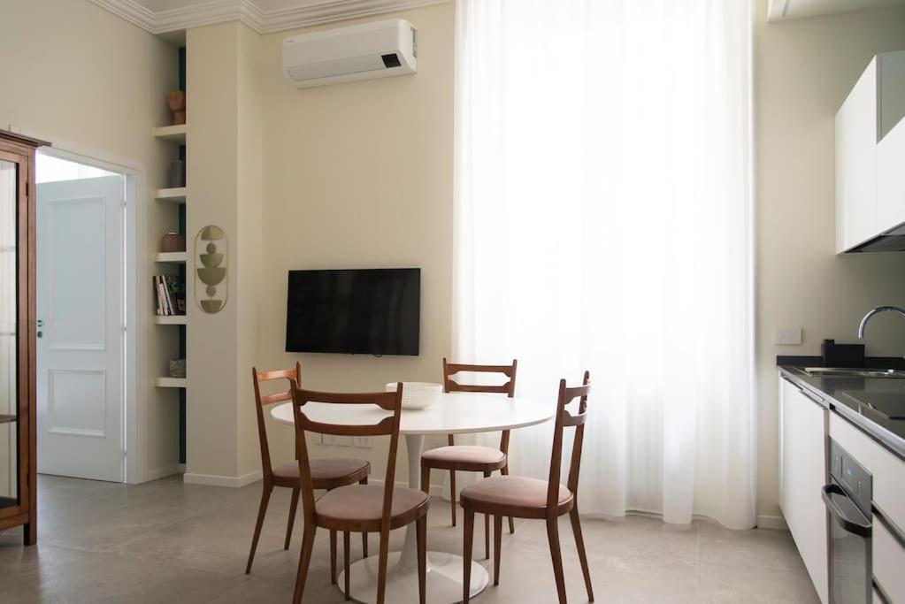Youhosty - Napoli 4 Apartment Mailand