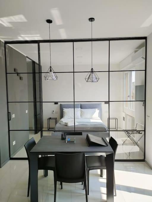 New & Bright Balcony Flat By Station Leilighet Milano
