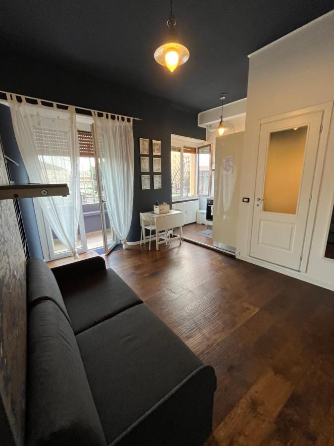 Citta Studi - Front Metro Lambrate Apartment