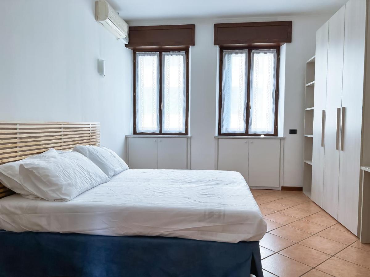 Amply Lit Harmony Via Brocchi * Milano