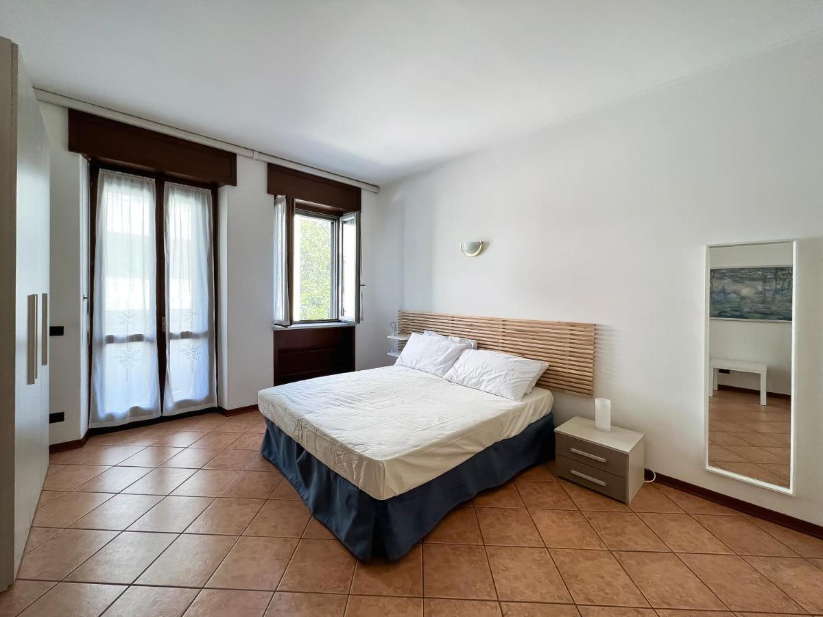 Amply Lit Harmony Via Brocchi Milano