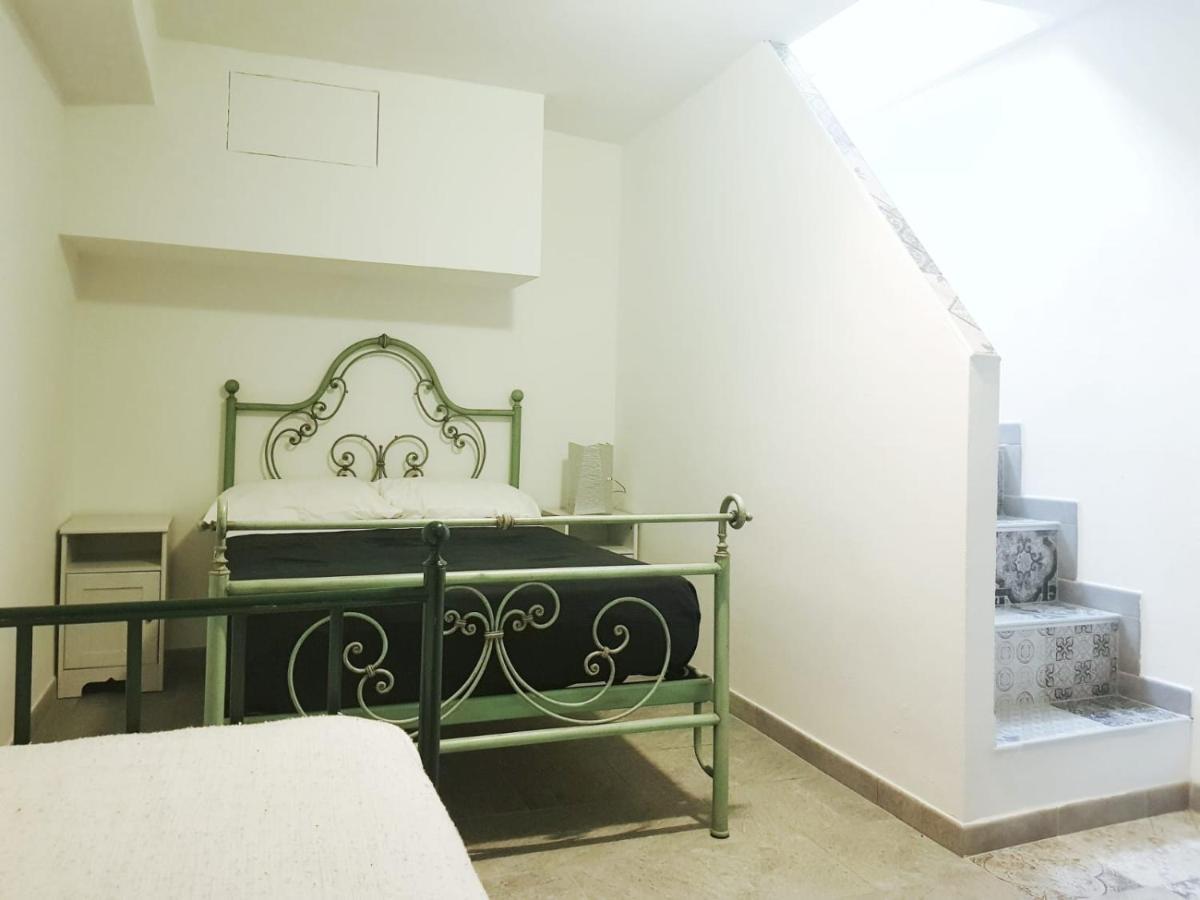 Zuretti 53 * Milano