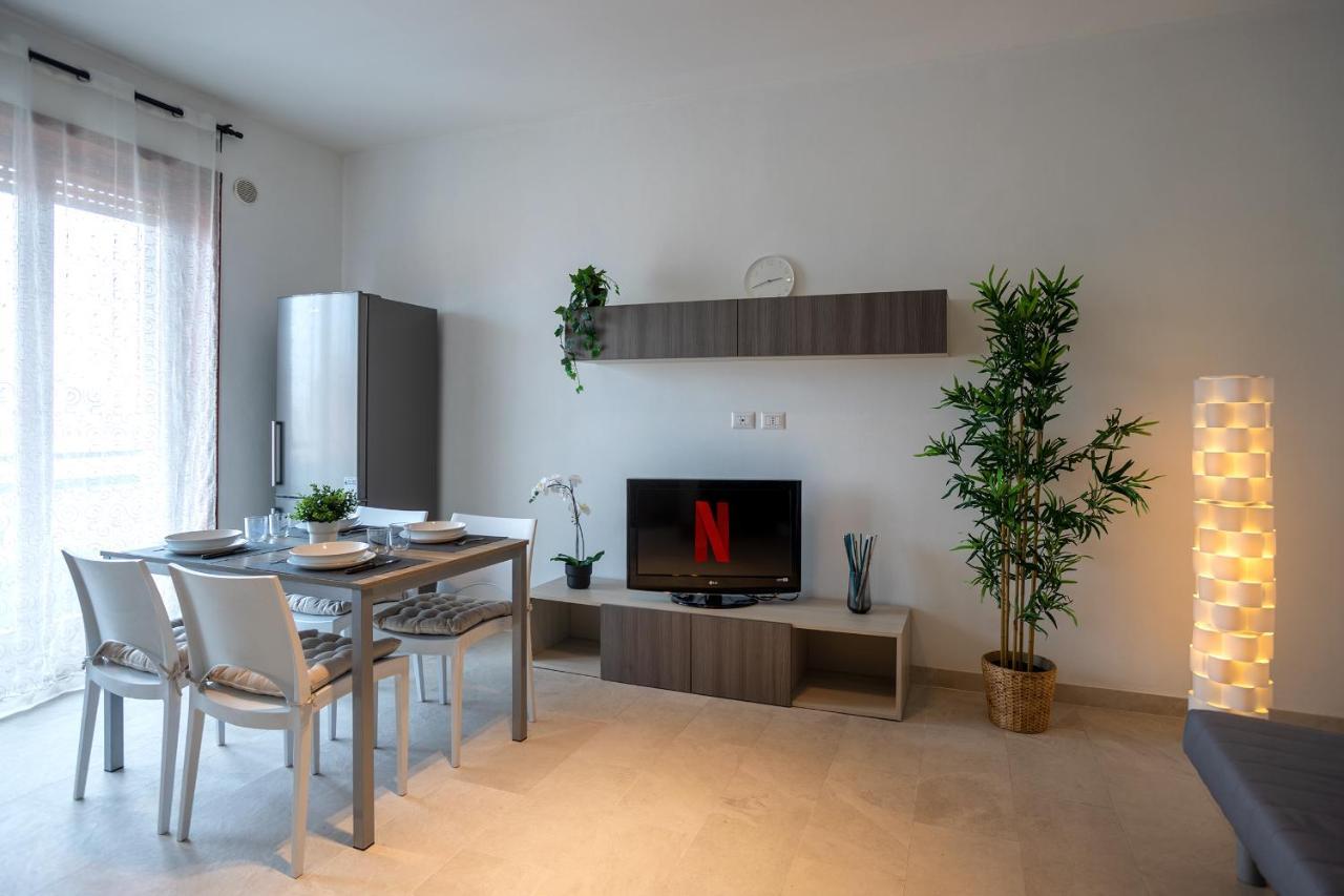 Free Parkinga Due Passi Da Navigli Con Balcone Lejlighed Milano