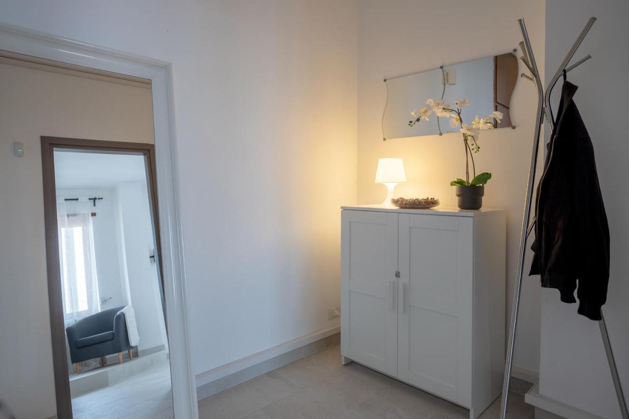 Free Parkinga Due Passi Da Navigli Con Balcone Lejlighed