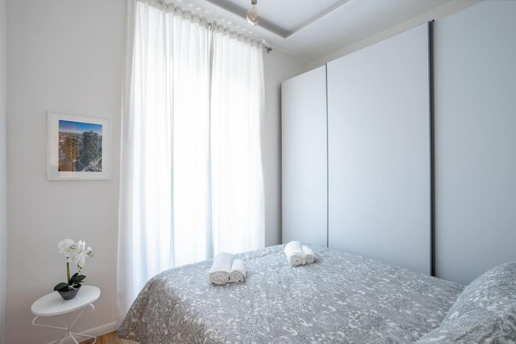Apartment Duomo-fiera Mi Master Design Wifi+netflix Milan