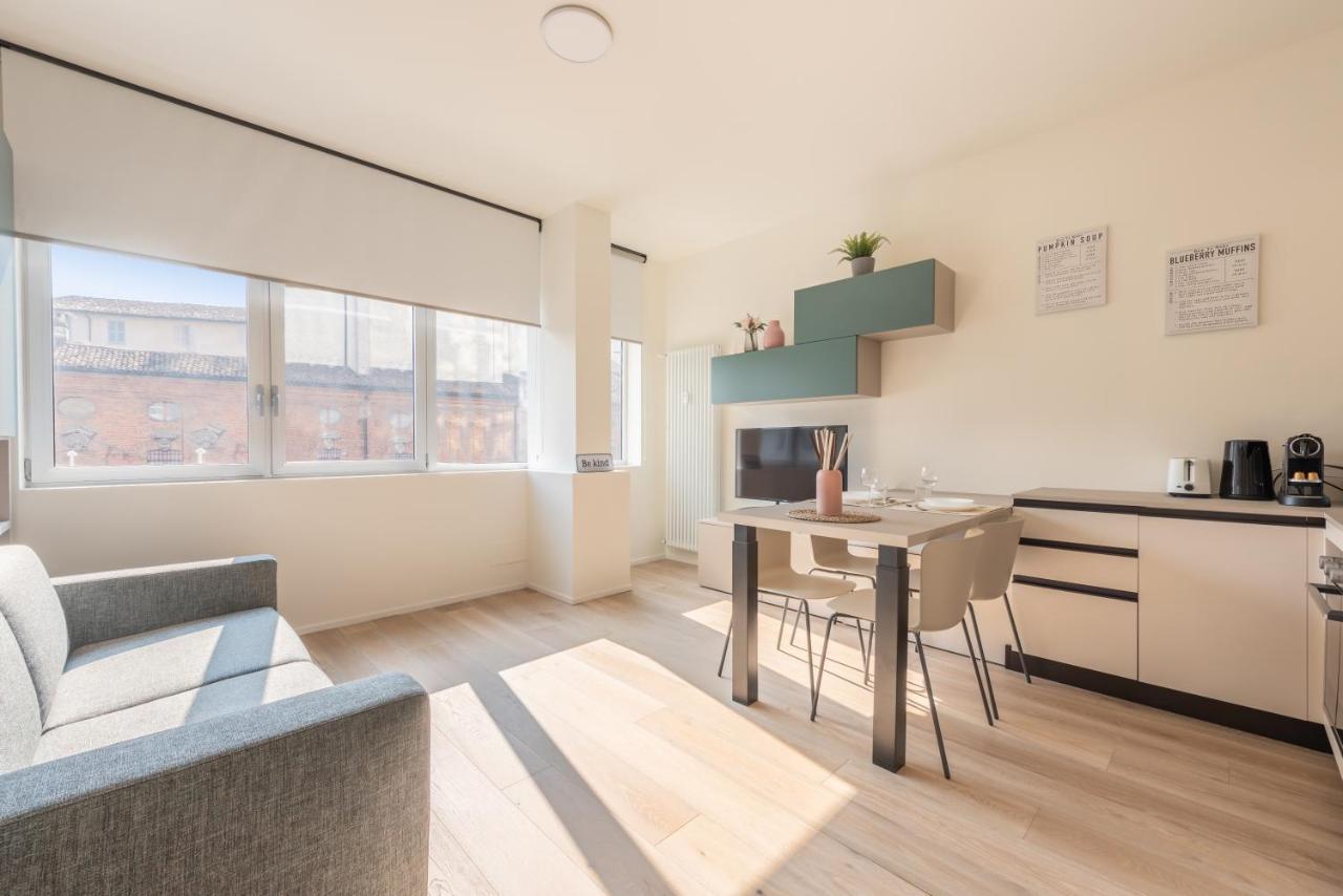 We - Santa Sofia House, Duomo Apartment Milan