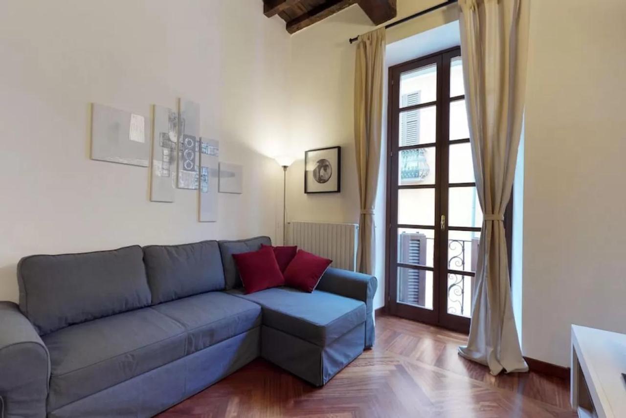 Italianway - Borgospesso 14 * Milano