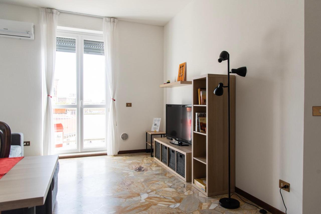 Youhosty - Buonarroti 15 * Milano