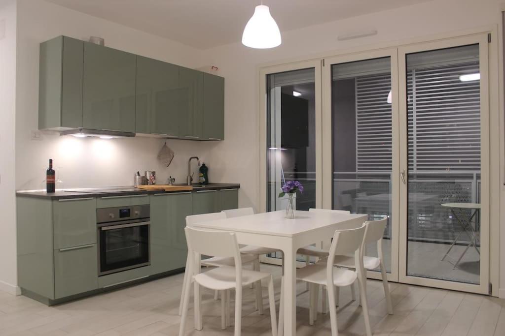 Luxury 3 Bedroom 100 Mq Next To Rho Fiera And San Siro Apartment