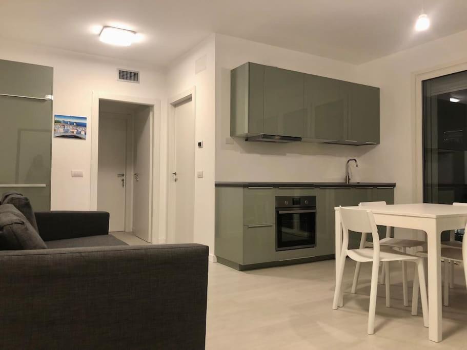 Luxury 3 Bedroom 100 Mq Next To Rho Fiera And San Siro Apartment