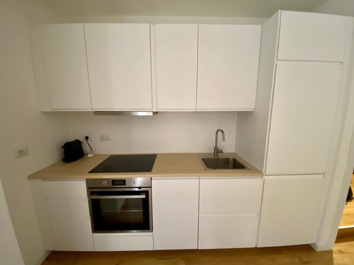 Brand New Flat Ready To Welcome You To Milan! Apartment Mailand