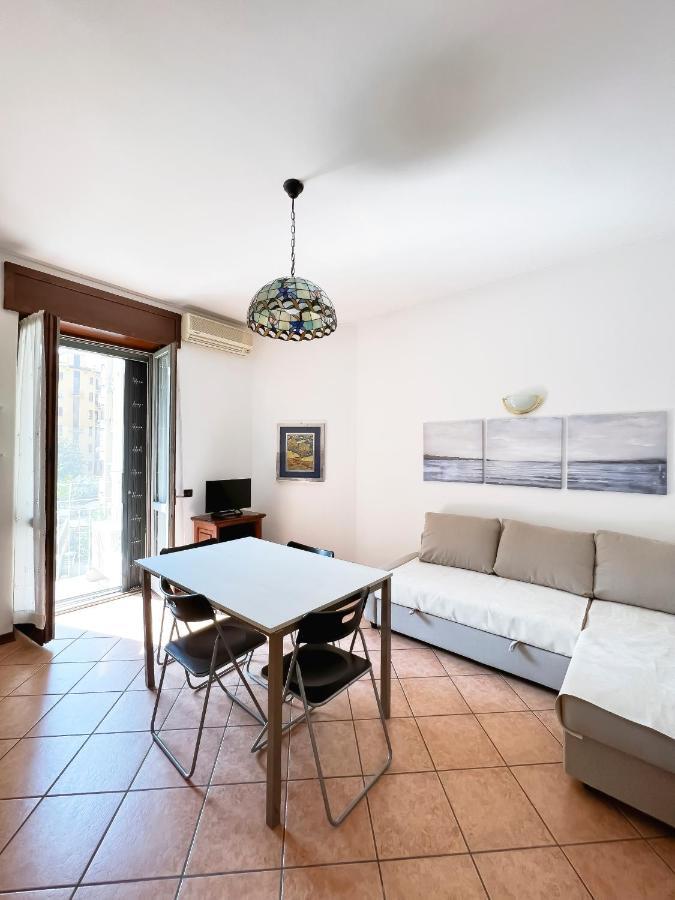 Amply Lit Harmony Via Brocchi * Milano