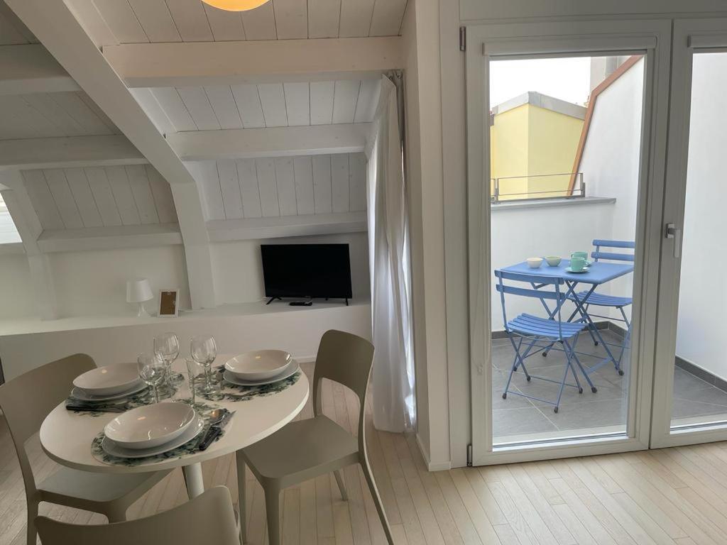 Imhome - Abruzzi Appartement Milaan