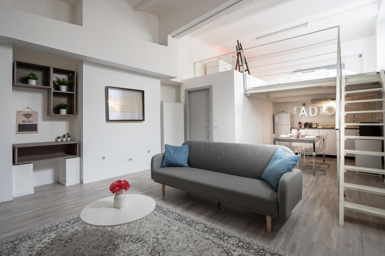 Leilighet Cozy Loft - Zona Certosa - Con Wi-fi & Netflix & Parking Free In The Street *