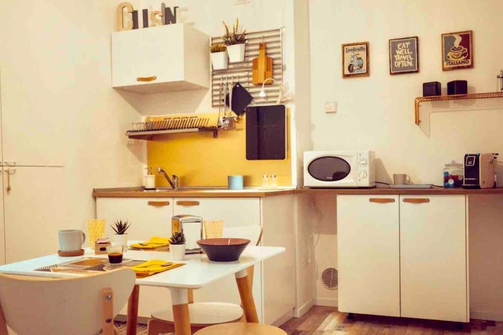 Casa Navi - Typical House By Navigli * Milano