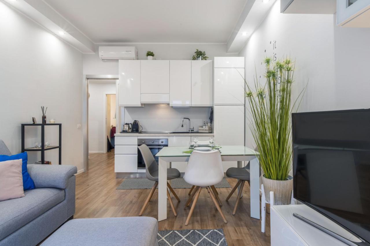 Easylife - Moderno E Fresco Trilocale In Uno Dei Piu Moderni Della Citta Gioia-porta Nuova Apartment