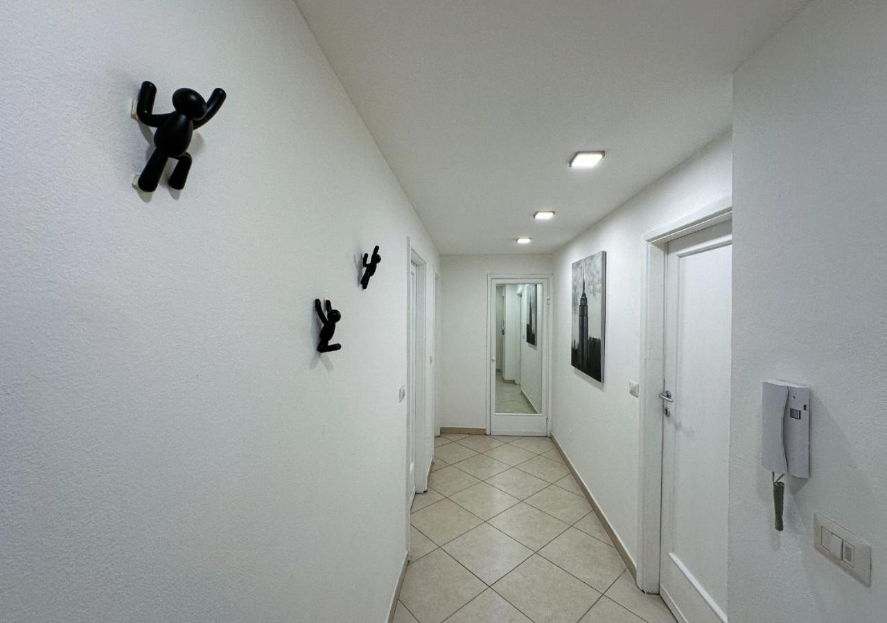 Lejlighed Modern Cenisio - Self Check-in & Parking Milano
