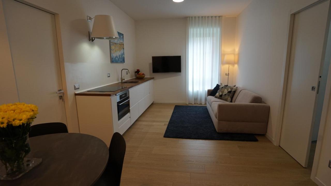 Danae * Milano