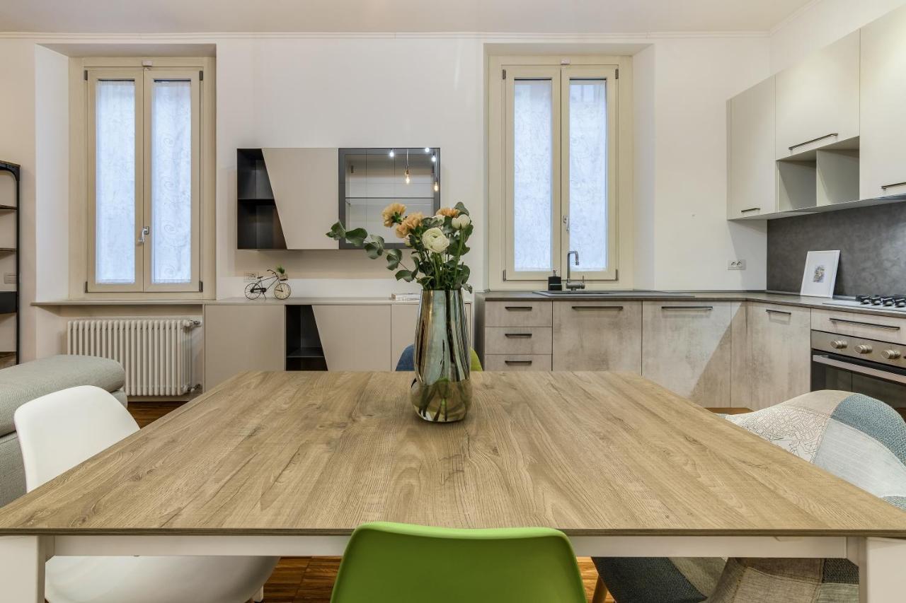 Apartment Beplace In Isola Mailand