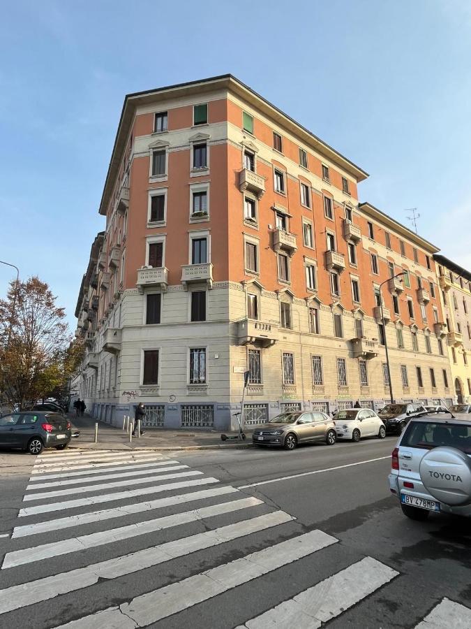 The Small White House In * Milano