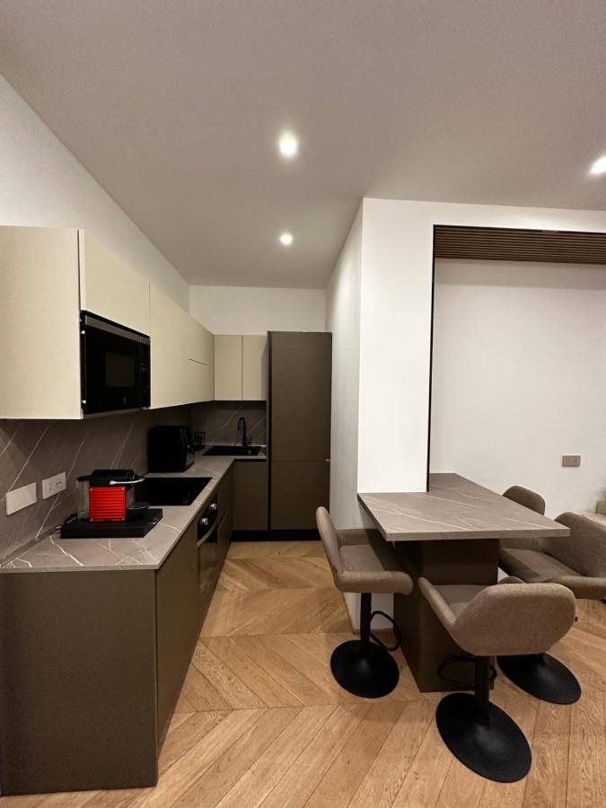 Apartment Bilocale Luxury A 50 Mt Dalla Stazione Di Mailand