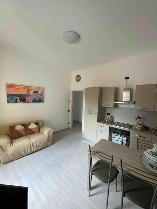Isola District,famous Area, Space Flat, Lightful,6 Pax Leilighet *