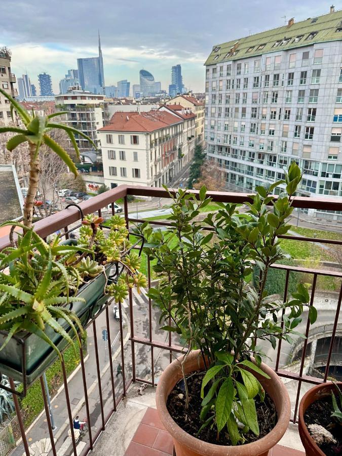 Arcus Pacis - Large Flat Milan