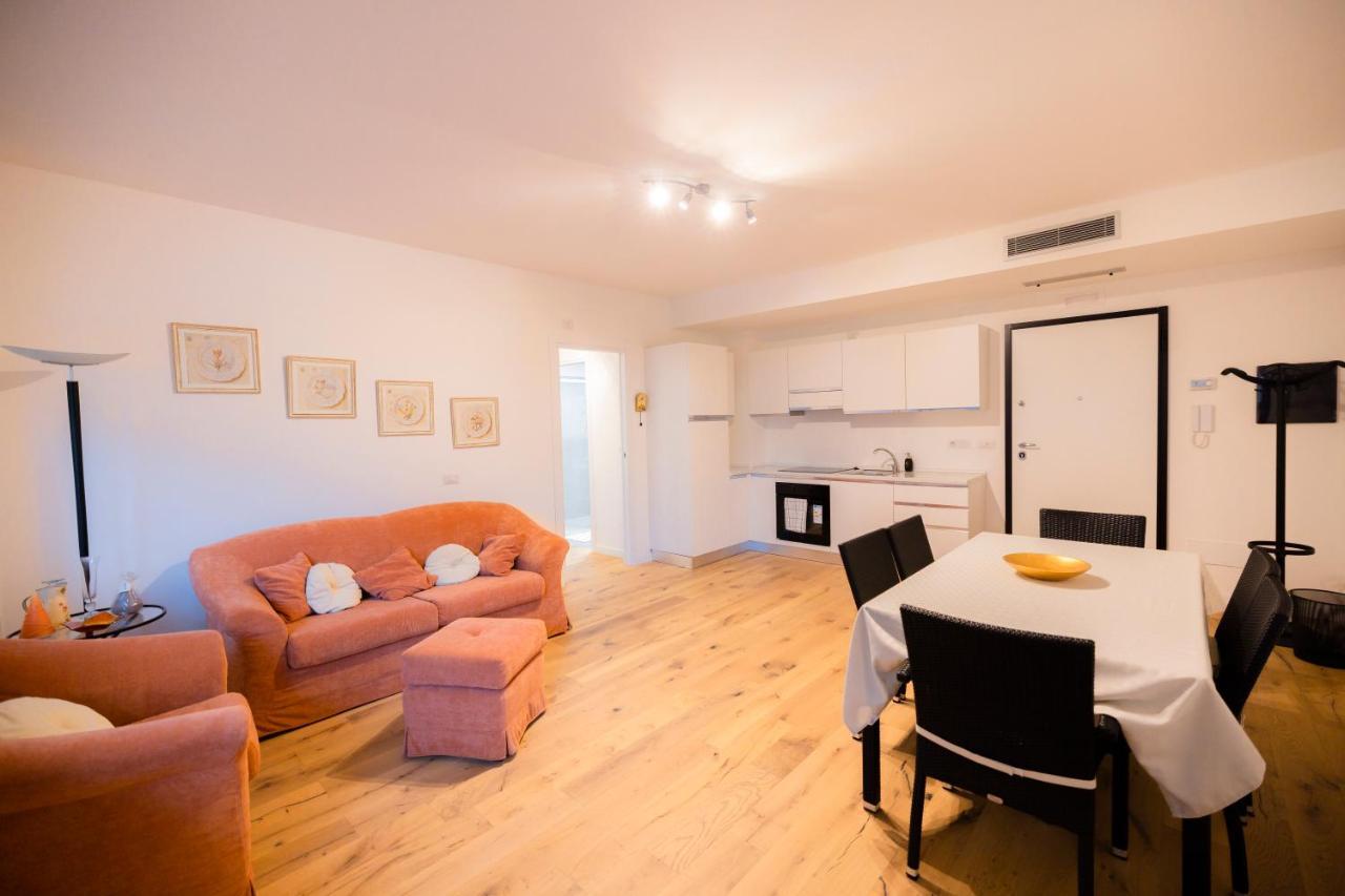 Apartment Nuovissimo Bilocale In Zona Navigli/romolo *