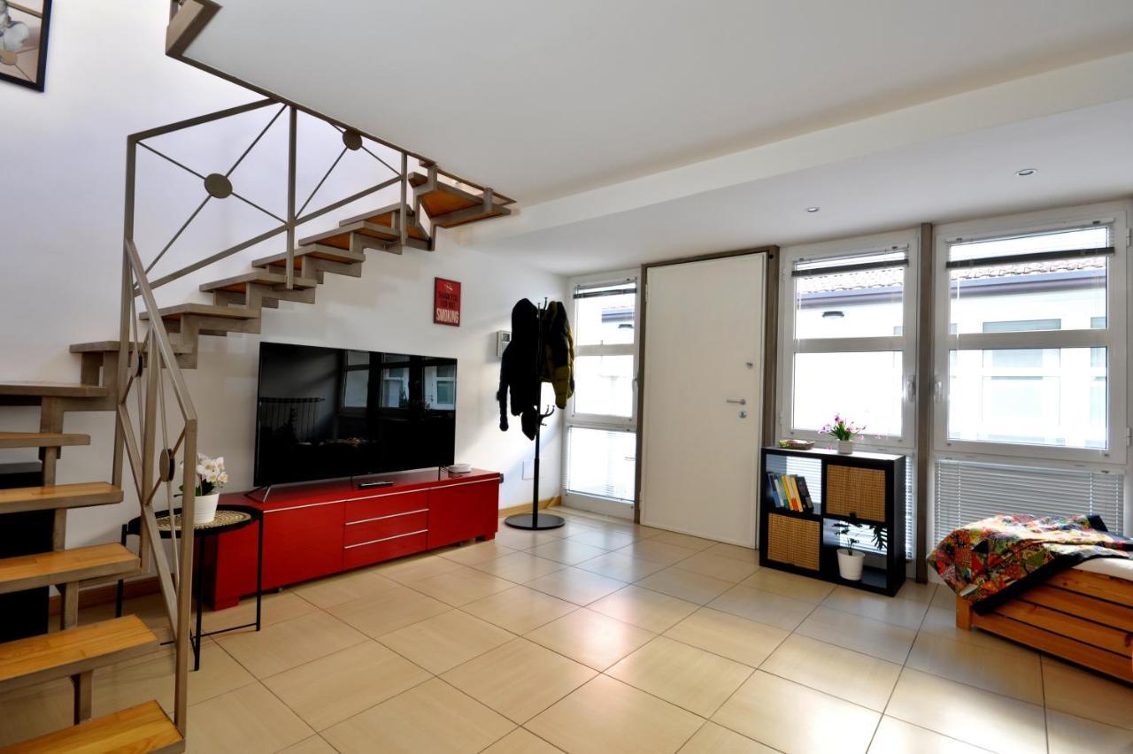 Apartment Loft Ristrutturato Vicino M4 Argonne - San Benigno