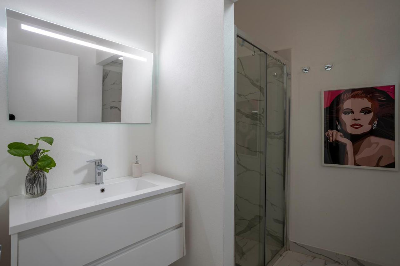 Appartamento Duomo 15 Minuti A Piedi Luxury*wifi*netflx Milano