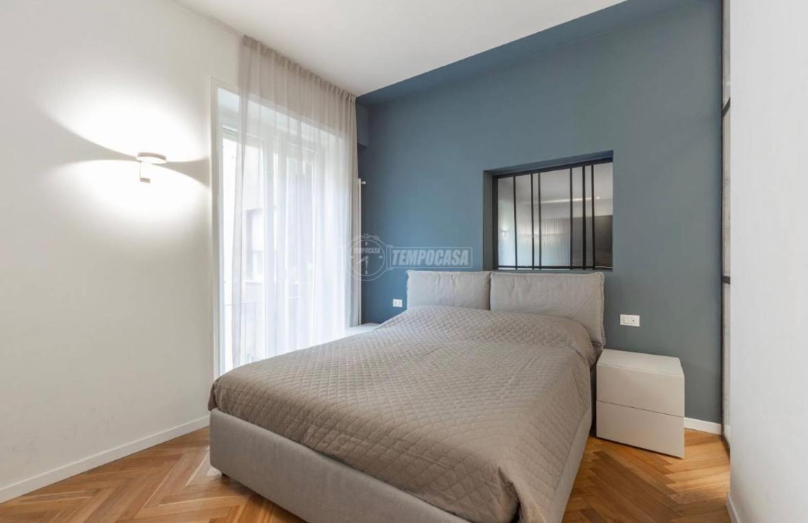 - Delizioso In Pieno Centro. Fancy Yellow Milano