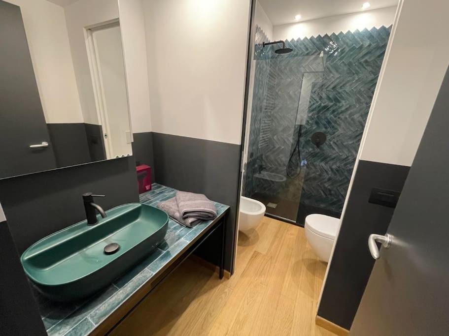Capital Station - Black Apartment Mailand