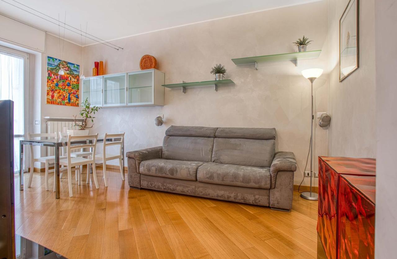 Apartment Joivy Vibrant Flat With Balcony *