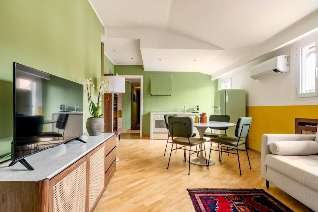 Apartment The Color-block House Mailand