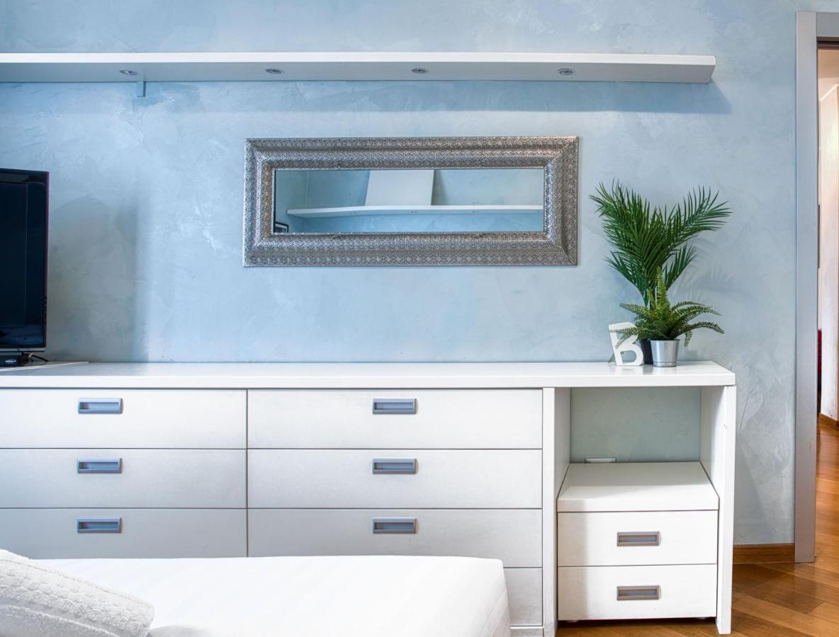 Joivy Vibrant Flat With Balcony Apartment *