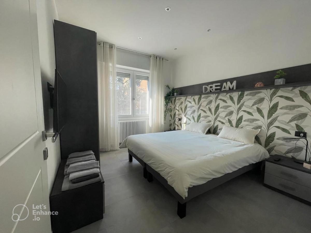 R39 Modern With Private Parking Apartment Milan