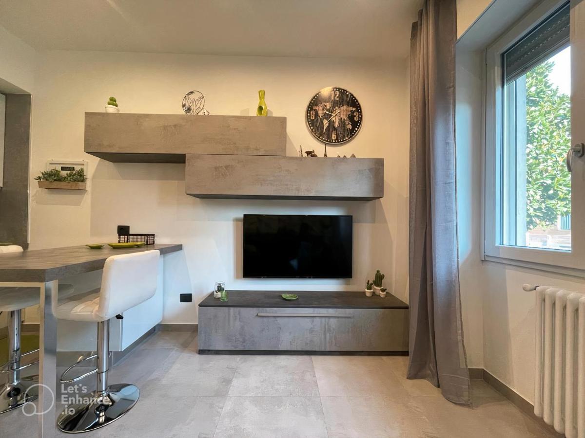 R39 Modern With Private Parking Milan