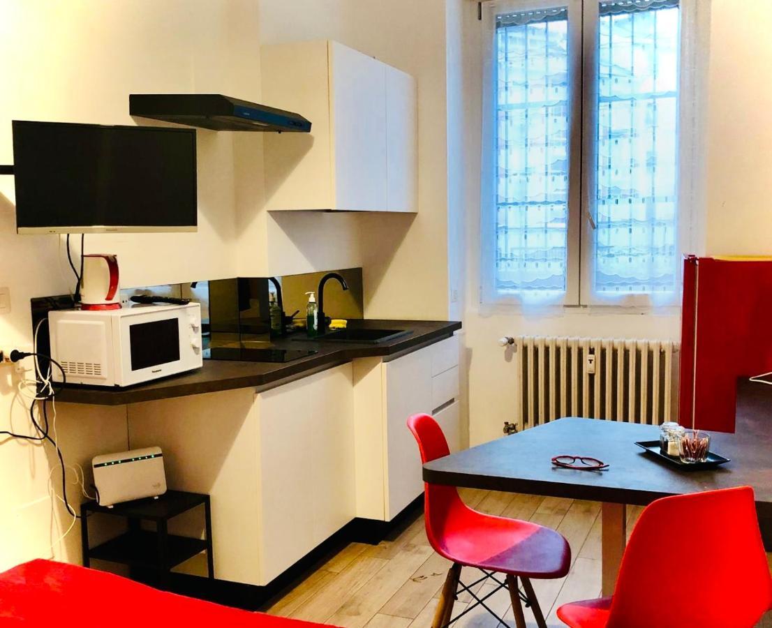 Fully Equipped Design In San Siro Leilighet